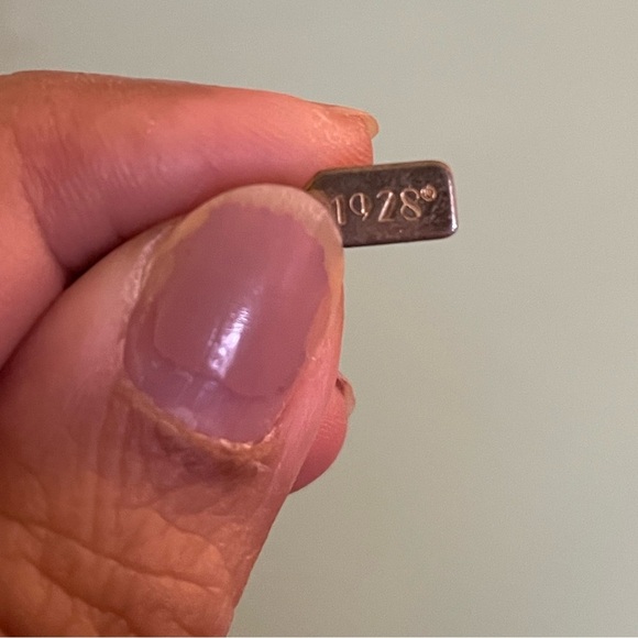 Sweet 1928 white stone cross necklace - Picture 2 of 9